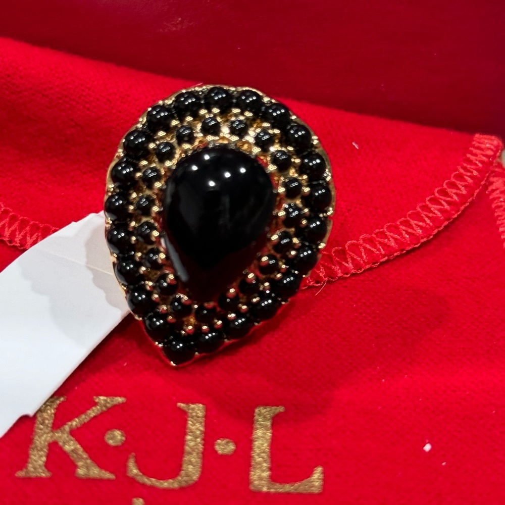 Vintage KJL - Kenneth Jay Lane Gold Tone Black Tear Drop Cocktail Ring